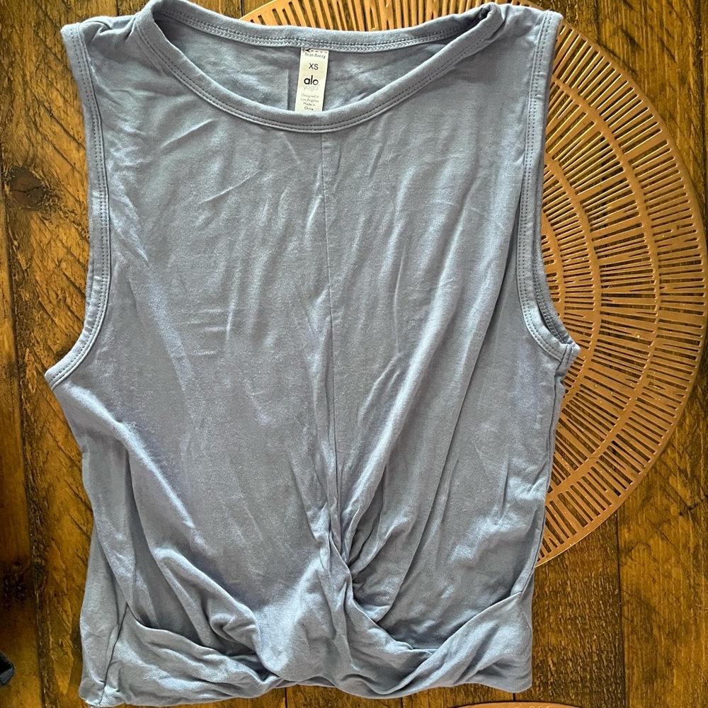 Alo yoga crop twisted top in blue/purple/gray color